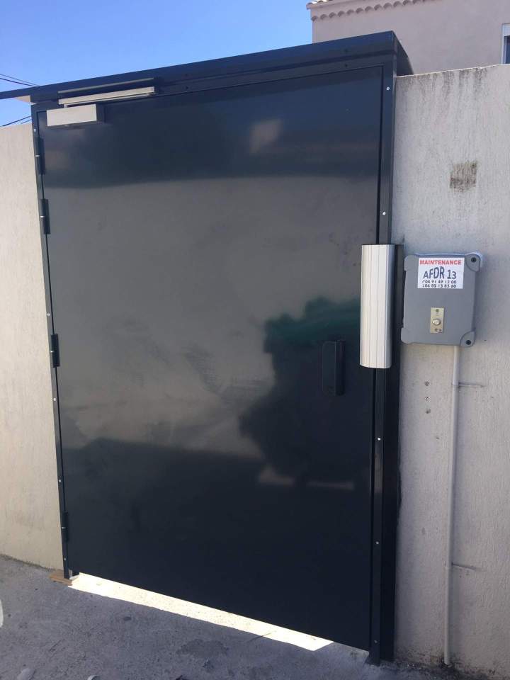 Porte métal le villagio IMG 3424