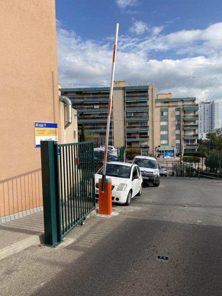 Stores verticaux Marseille